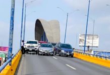 Chocan unidades dejan cuantiosos daños materiales y caos