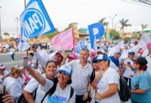 Espectacular bandereo en apoyo de Rosa, Marce, Pepe y Chucho
