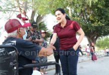 Firme y respaldada de los tampiqueños continúa Mónica Villarreal Anaya recorriendo las colonias del municipio