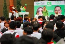 Dialogaron más de Mil universitarios con Maki Esther Ortiz Domínguez