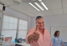 Rigo Ramos acude a emitir su voto