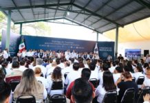 Entrega Américo tarjetas del programa “La Clínica es Nuestra”; refuerzan atención médica