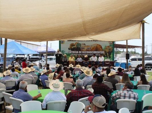 Celebran 40 Aniversario de la Asociación Ganadera