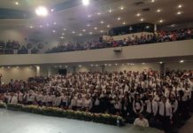 Alumnos de Cbtis 135 reciben títulos y cédulas profesionales