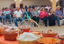 Imparten talleres que buscan mejorar sus perspectivas laborales