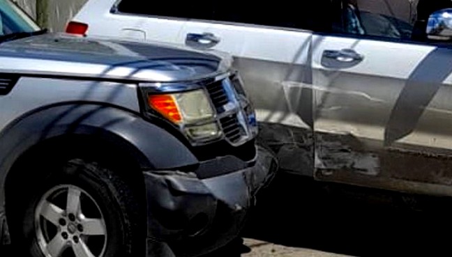 Accidentes dejan cuantiosos daños materiales y caos vial (2)