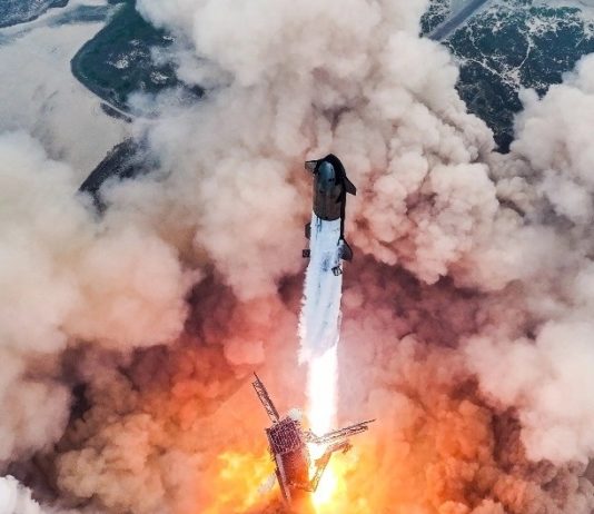 Megacohete Starship logra amerizar, tras vuelo de prueba