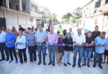 Entrega Chucho Nader más Obras de Pavimentación en la Borreguera