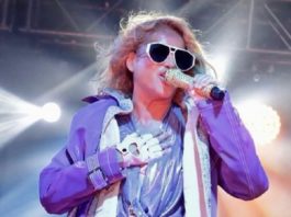 Paulina Rubio ESTALLA contra su baterista por arruinar su presentación en el 90’s Pop Tour