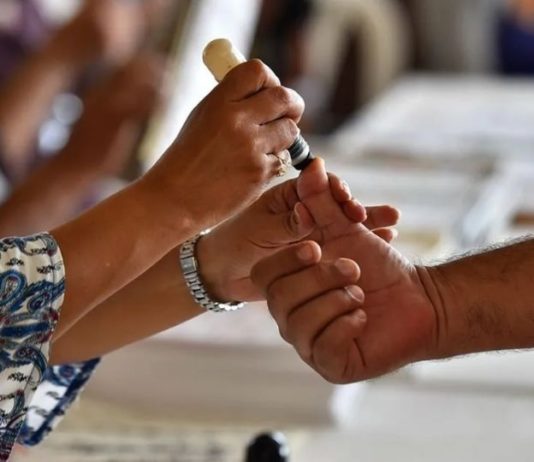 ¿Es posible que roben mis datos si compartí una foto con mi huella digital después de haber votado?