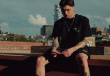 No era IA, así luce Peso Pluma con su nuevo corte de pelo