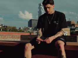 No era IA, así luce Peso Pluma con su nuevo corte de pelo