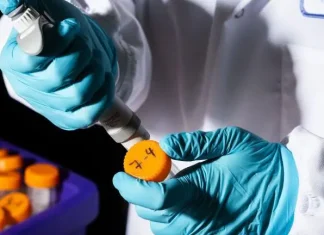 Cómo funcionan las vacunas contra el cáncer que son parte de un ensayo en Reino Unido, España y otros países de Europa