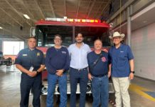 Donó Mayor de Mercedes, Tx., camión de bomberos al Presidente Carlos Peña Ortiz