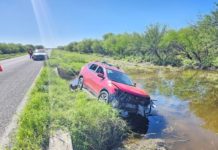 Accidente vial deja daños en carretera a Padilla