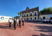 Anuncian entrega de apoyos en ceremonia de honores a la bandera