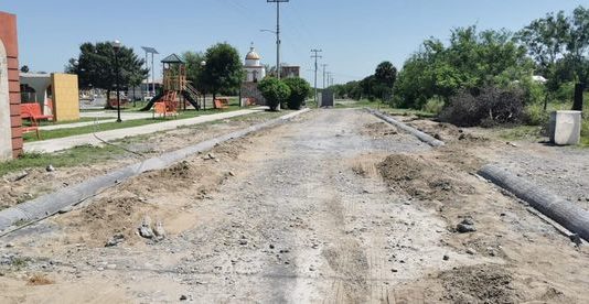 Por terminar la obra de construcción de guarniciones tipo pecho paloma