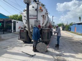 Desazolva COMAPA drenaje sanitario en diferentes puntos de la ciudad