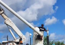 Aplican trabajos de alumbrado público