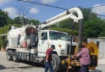 Desazolva COMAPA drenaje sanitario en la Zona Centro