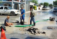 Reparó COMAPA línea de conducción en colonia Arcoíris