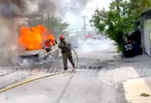 Bomberos sofocan incendio en una unidad y deja daños materiales