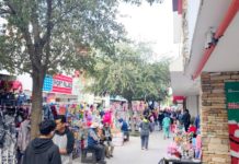 Comerciantes de la peatonal Hidalgo auguran repunte de ventas por graduaciones