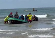 Vuelca lancha con dos pescadores a bordo, fueron rescatados por compañeros