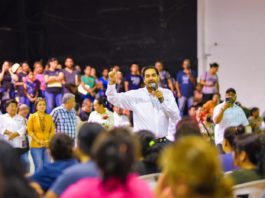 Entregarán nuevos profesionistas documentos para Becas de Titulación 2024