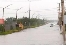 Lluvias dejan unidades varadas, descompuestas, encharcamientos en vialidades