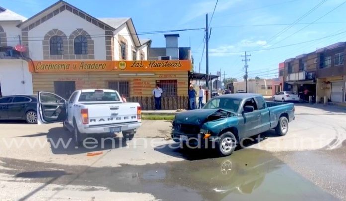 Se impactan unidades en concurrida vialidad dejando cuantiosos da_os (1)