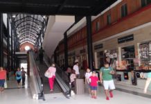 Más de una hora se quedan sin luz locatarios de los Mercados Municipales de Tampico