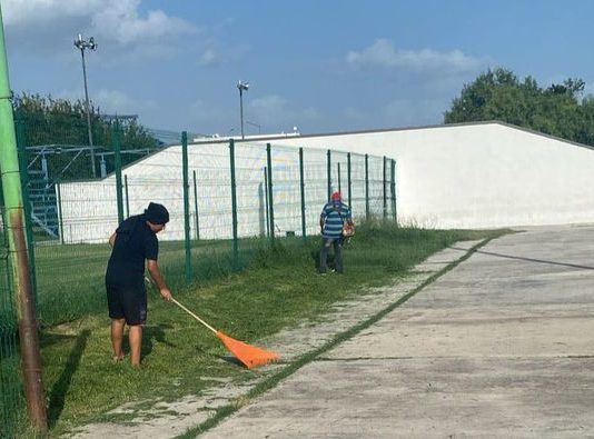 Reanudan trabajos de limpieza y mejoramiento en todos los espacios deportivos