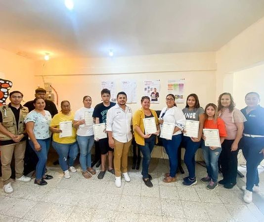 Entregaron 10 certificados de secundaria del ITEA
