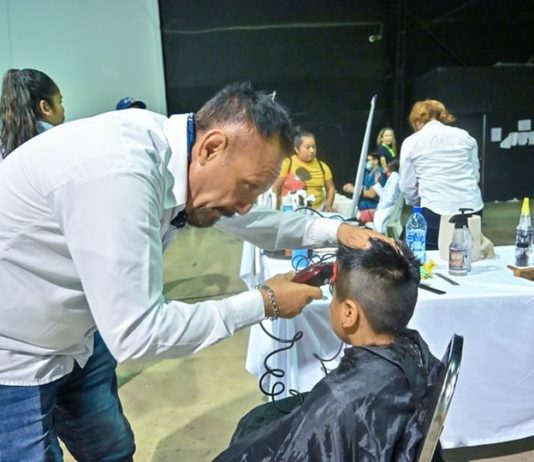 DIF Reynosa apoya la economía familiar con servicios gratuitos en la Feria de Regreso a Clases