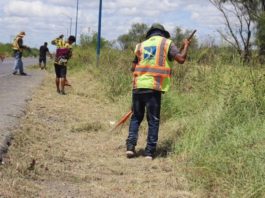 Realizan trabajos de limpieza en plazas y boulevares