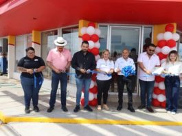Encabezan corte del listón inaugural de la Sucursal de Pinturas Berel