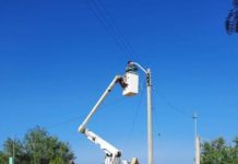 Realizan trabajos de rehabilitación de alumbrado en Díaz Ordaz