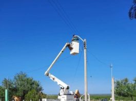Realizan trabajos de rehabilitación de alumbrado en Díaz Ordaz