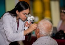 Mejora Gobierno de Carlos Peña Ortiz calidad de vida a 700 personas con Jornada de Salud Visual