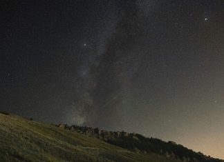 Llegan las Perseidas: guía rápida para saber dónde, cómo y cuándo disfrutar de la gran lluvia de estrellas del verano