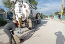 Desazolva COMAPA drenaje sanitario en fraccionamiento San Valentín