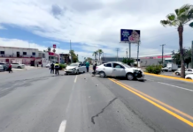 Aparatoso accidente vial en concurrido boulevard deja cuantiosos daños materiales