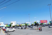 Otra vez rateros se roban unidad en estacionamiento de centro comercial