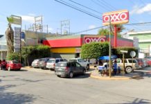 Ratero amaga a empleados con pistola para robarse el dinero de tienda comercial