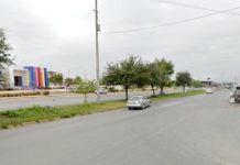 Rateros se roban unidad frente a plantel educativo de colonia popular