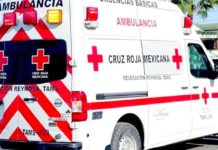 Unidad médica auxilia a una persona en sector popular