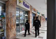 Refuerzan vigilancia en comercios ante compras de regreso a clases