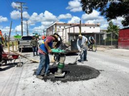 Aplican jornada de bacheo en calles de Miguel Alemán