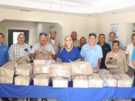 Entregan nuevos uniformes y botas de trabajo a empleados